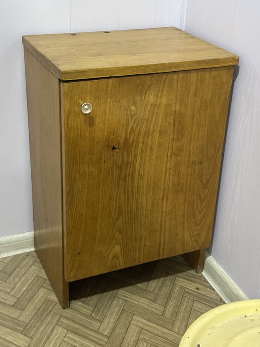 Продам старую мебель