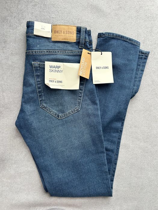 Мъжки дънки с етикет