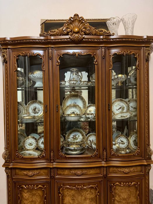 Mebel sotiladi srochno