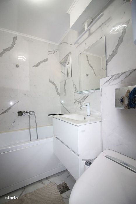 Vindem 3 Camere Zona Cornisa/Alecu Russo et 2 Modern/Mobilat
