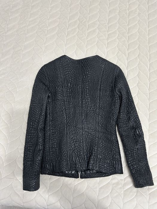 Куртка кожаная женская