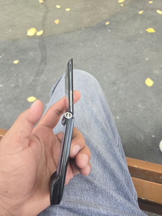 Motorola razr v3  телефон