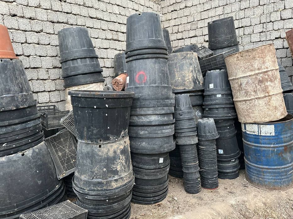 Gul va daraxtlar uchun har hil razmerda tuvakla bor