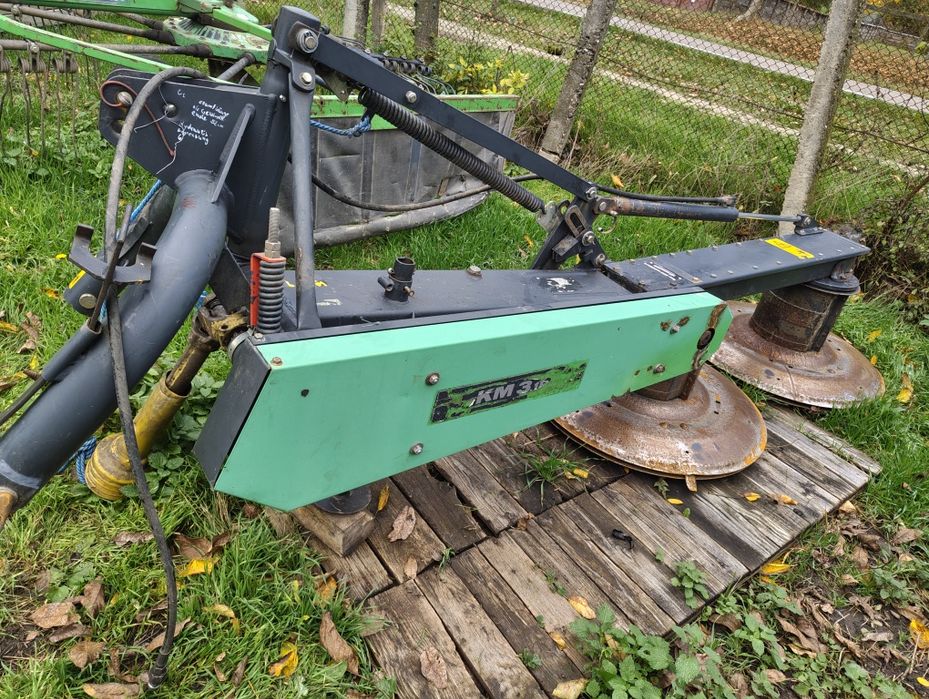 Vând John Deere 332 A