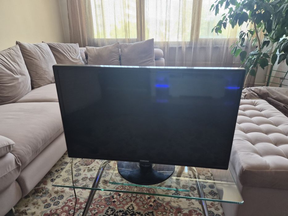 Телевизор Samsung HD Ready 28' - UE28F4000AW