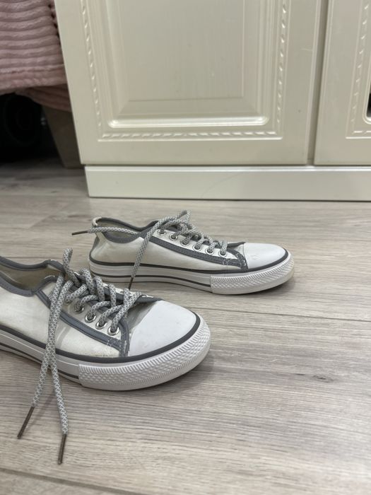 Продается кроссовки летние названия SaljUN