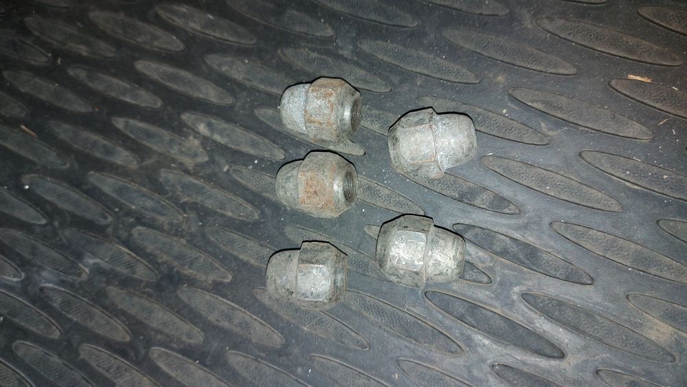 Комплект колесных гаек