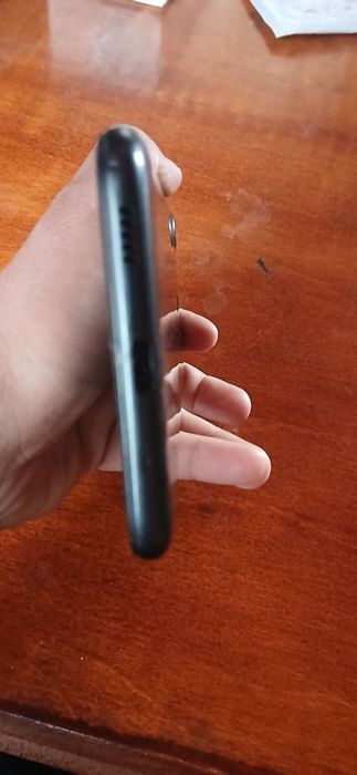 Samsung Galaxy A11
Holati yaxshi 
IMEI toza uzbekiston
Qirilgan chizil