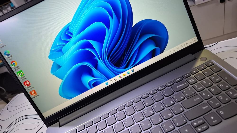 Ноутбук Lenovo LOQ в идеальном состоянии