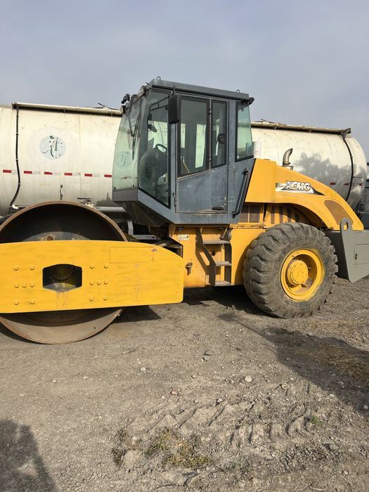 Katok sotiladi 20 tn  XCMG model X S 202.1 yili 2010 yil ishga tayor