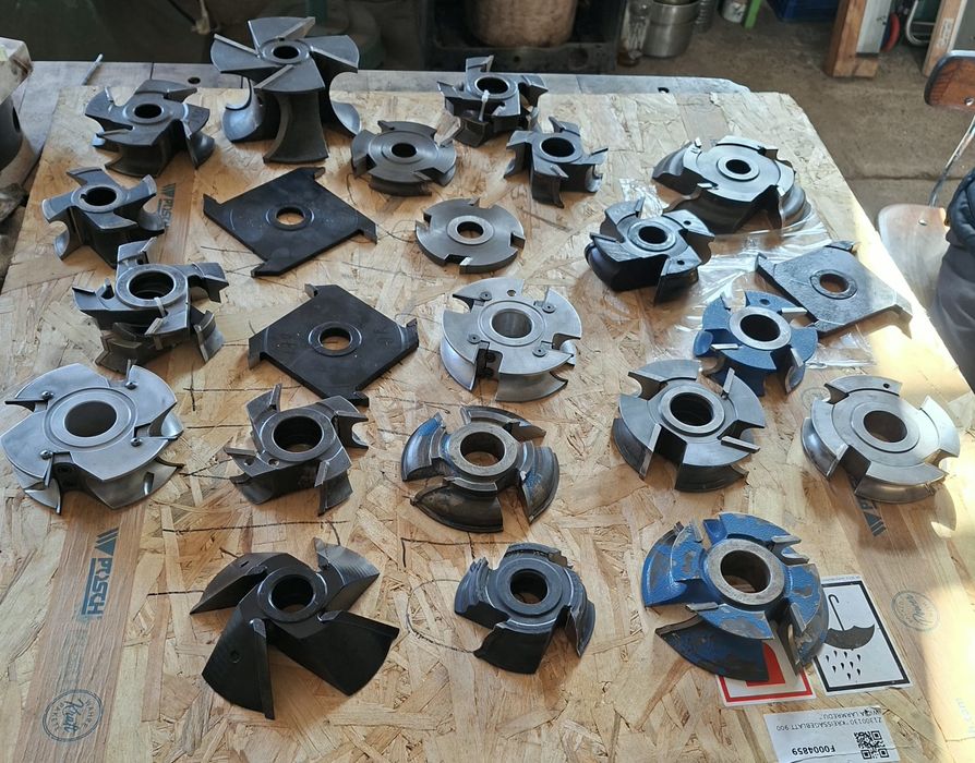 Lot 25 Freze pentru tamplarie originale