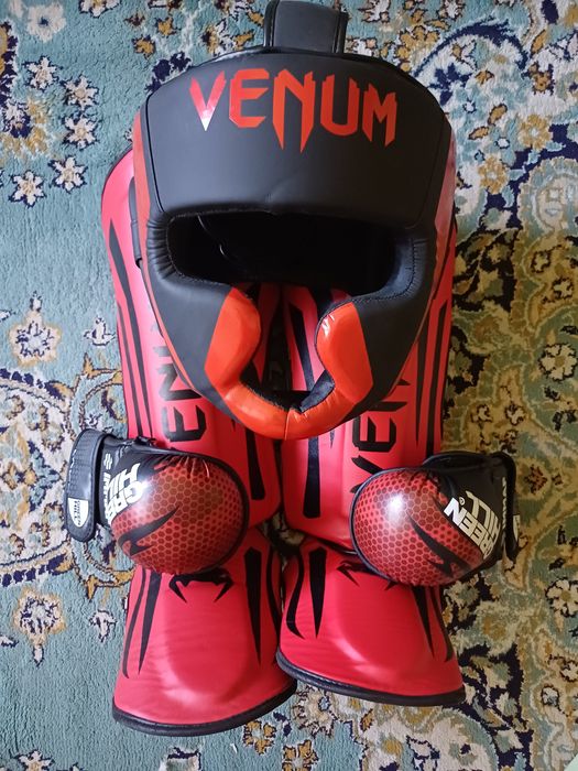 Экипировка для ММА перчатки

шлем, щитки