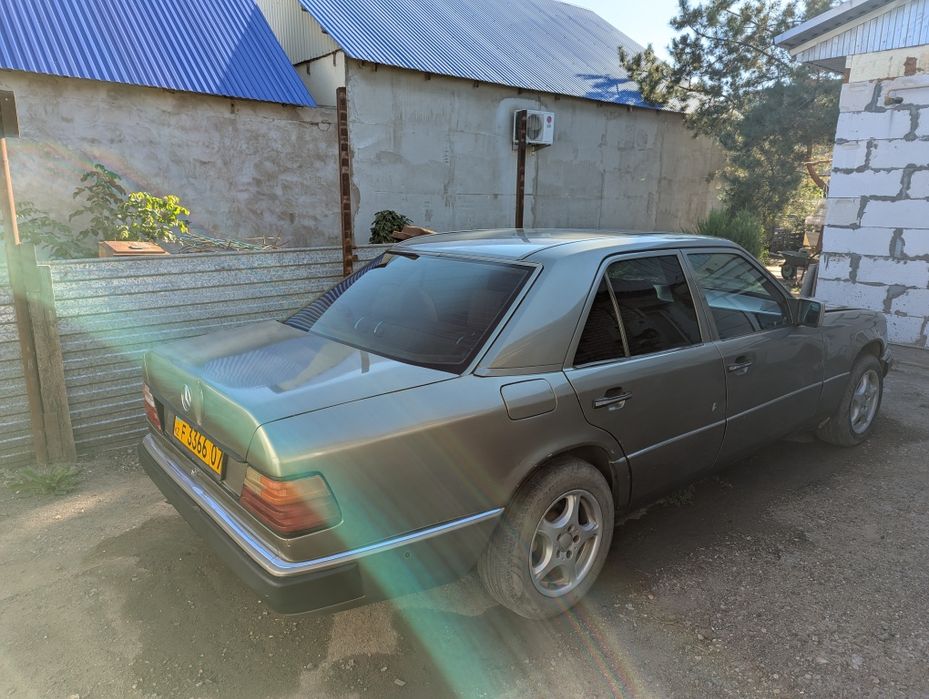 Продам Мерседес 124