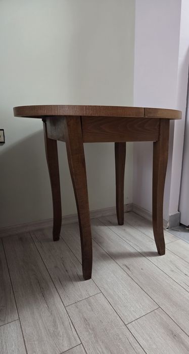 Трапезна маса - разтегателна