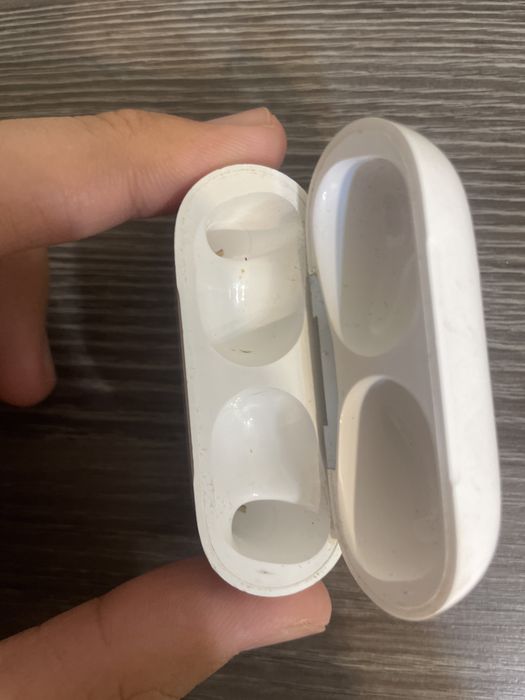 Продам Airpods pro без левого наушника