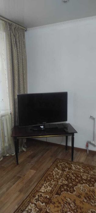 Продам 2-х комнатную квартиру .