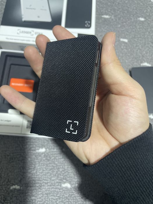 Ledger stax криптокошелек