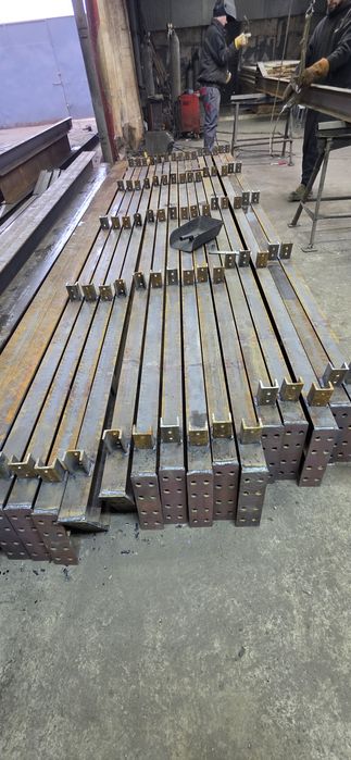 Schimb hala metalica cu materiale de construcții