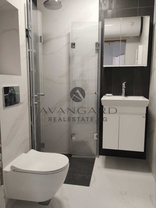 Продава се Тристаен апартамент в Пловдив, Кючук Париж - 87 кв.м за 1955 €/кв.м - Снимка #4