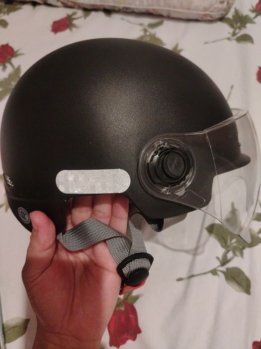 черный полушлем (каска)