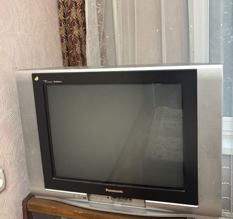 Телевизор Panasonic б/у, в хорошем состоянии