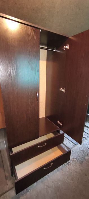 Шкаф двухстворчатый