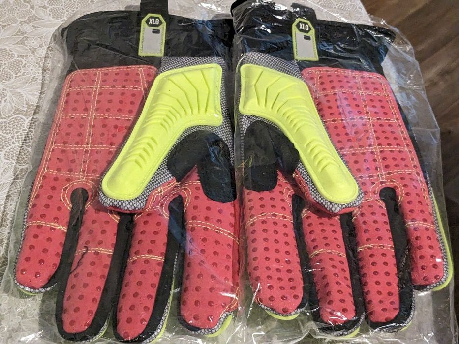 Противоударные перчатки