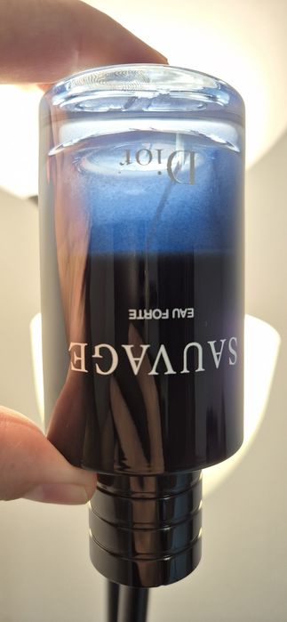 Dior Sauvage Forte. Sticla este de 100 ml rămași aproximativ 50 ml.Parfumul face parte din colecția personală