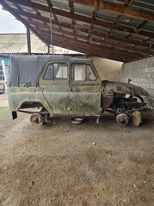 Уазик на запчасти