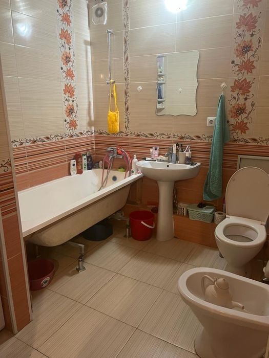 Продам трехкомнатную квартиру