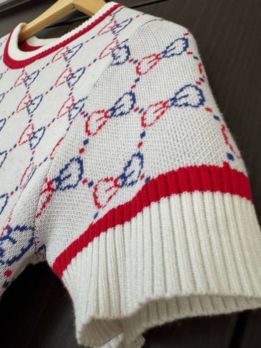 Комплект / костюм: пола, тениска и жилетка