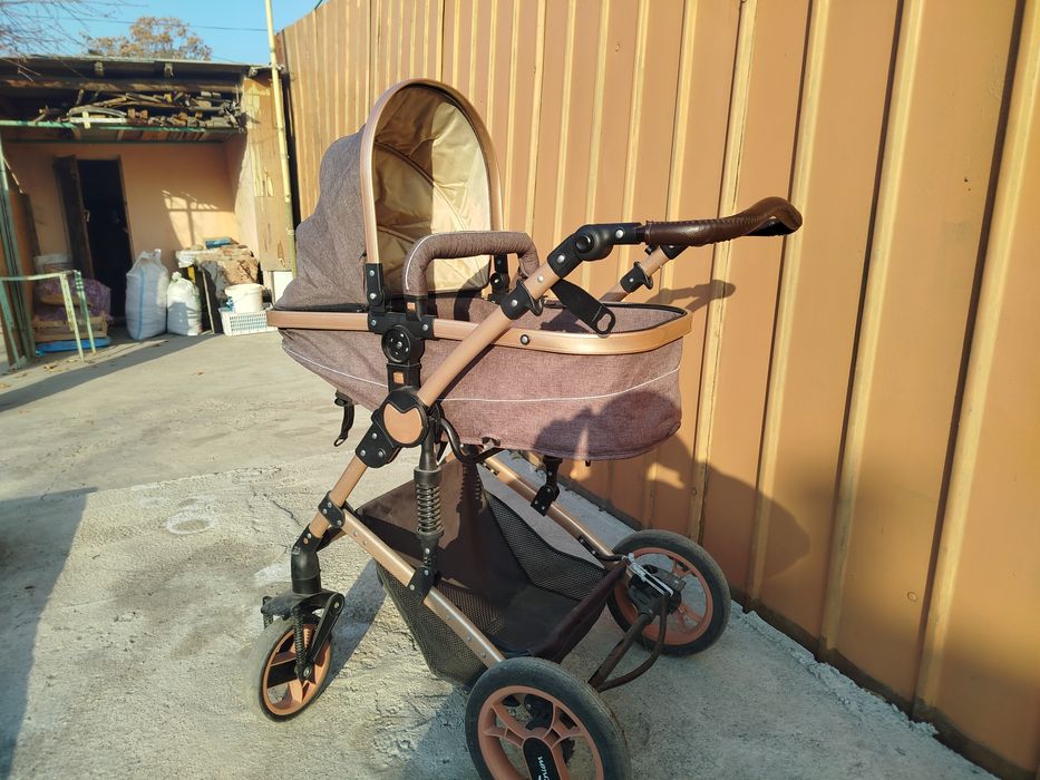 Кровать-манеж, коляска.