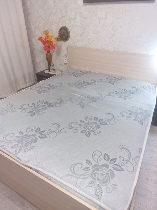Продам матрас 160/200