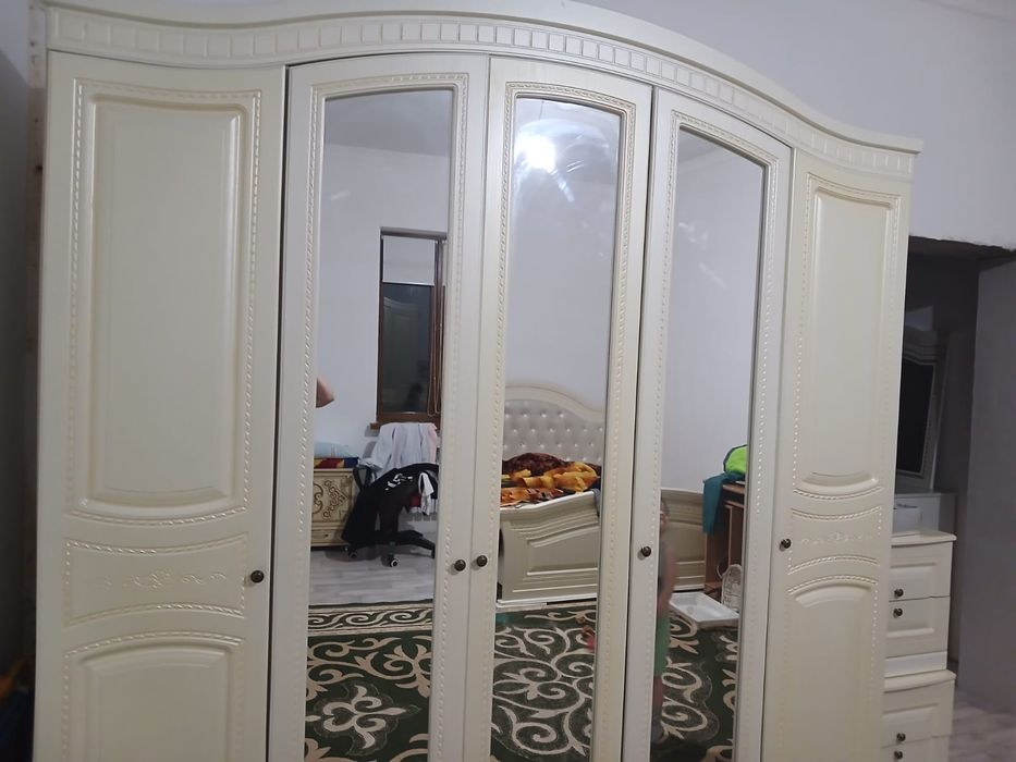 Спальный гарнитур