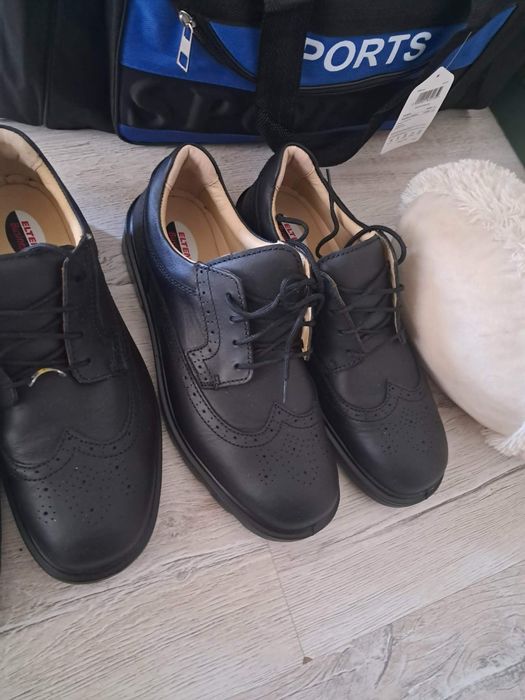 Pantofi /bocanci de munca office  ,2perechi noi  Nr 45 și 44 de vânzare !!