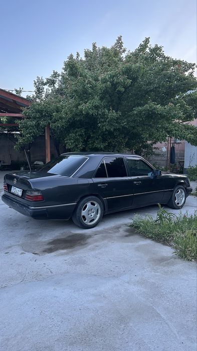 Мерседес W124 230