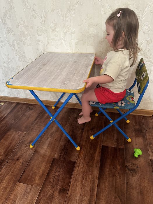 Столик детский со стульчиком