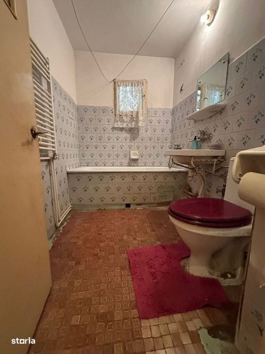 - Apartament 2 camere decomandat, zona Independentei, etaj 2