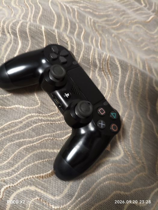 Продам dualshock 4