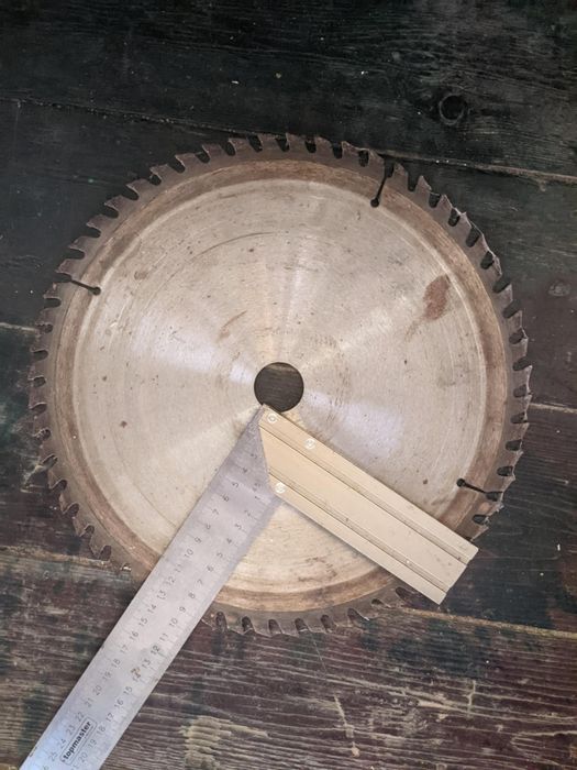 Диск за циркуляр с радиус 14см