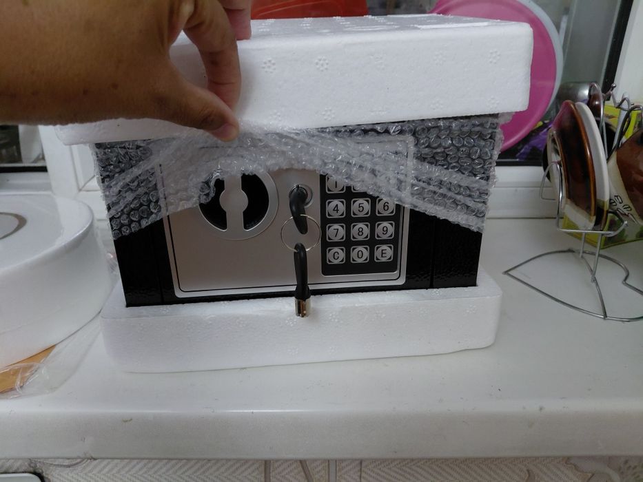 Продаю новый сейф