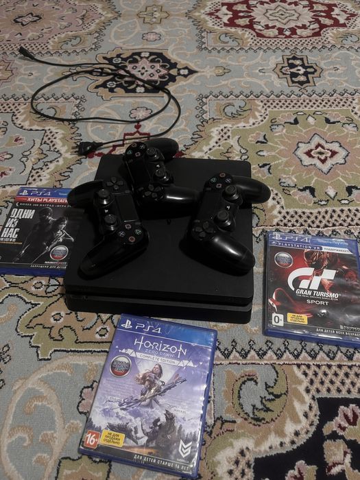 Playstation    4