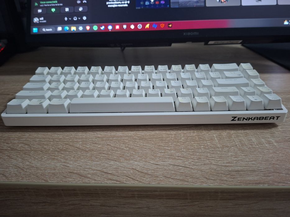 Tastatura Gaming 65% Zenkabeat Switch-uri rosii