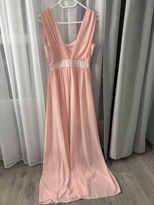 Дълга официална рокля с цепка