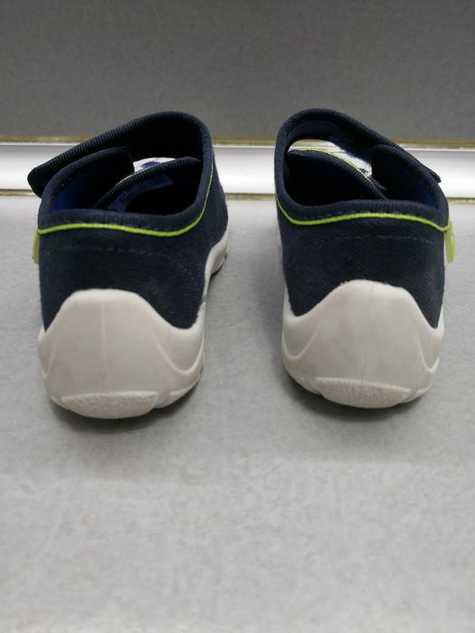 Пантофи и обувки за деца от 1-3 години