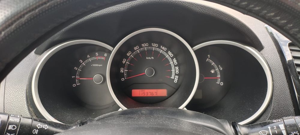 KIA Venga 2010 — imagine 4