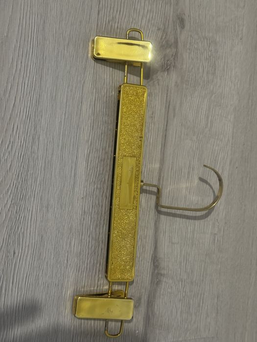 Вешелки для одежды