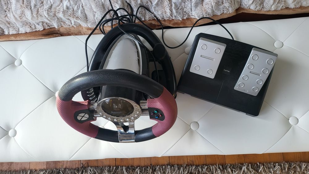 Нов Геймърски Волан с педали Hama за playstation 3 PC компютър