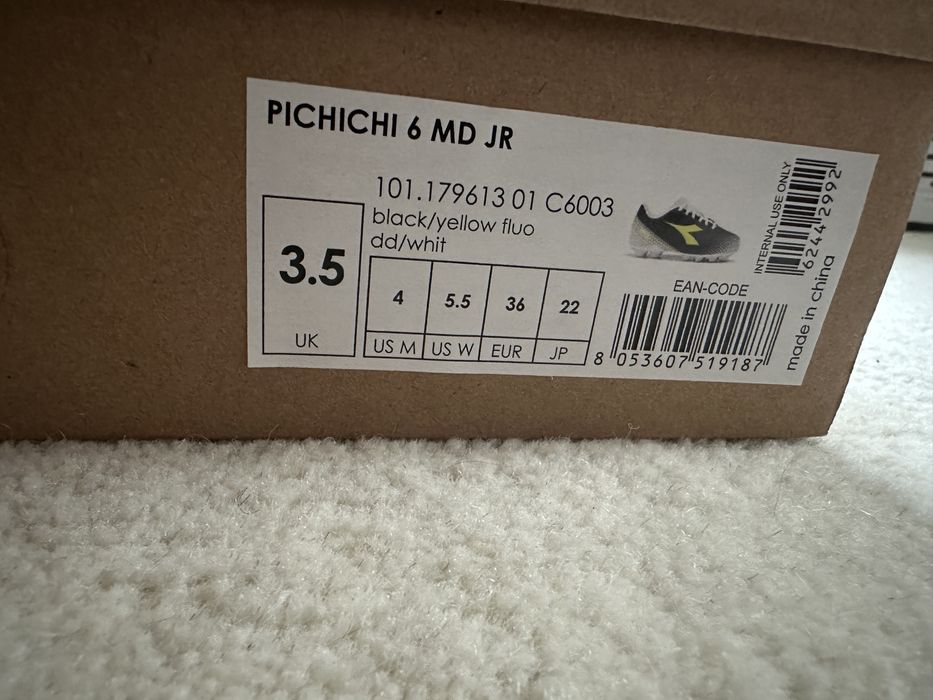 Детски футболни обувки бутонки diadora 36 и 36 1/2 номер