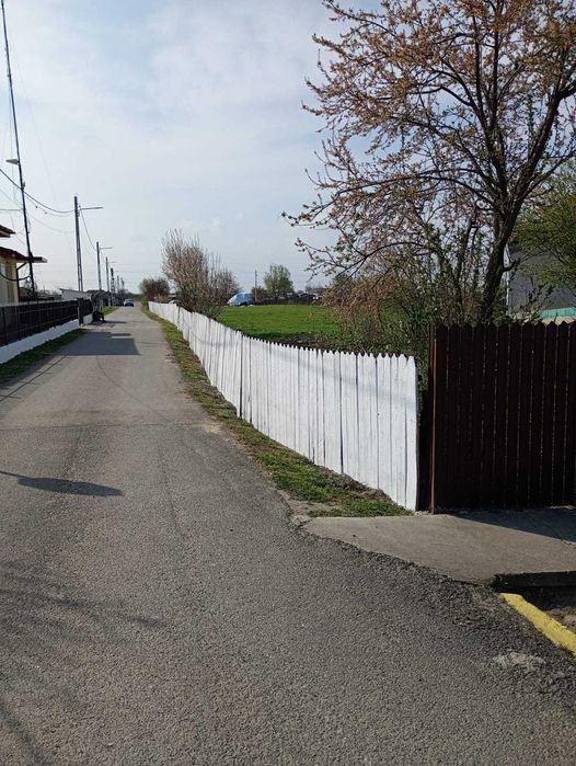Teren intravilan 4000m2- In centru - Deschidere la 3 strazi